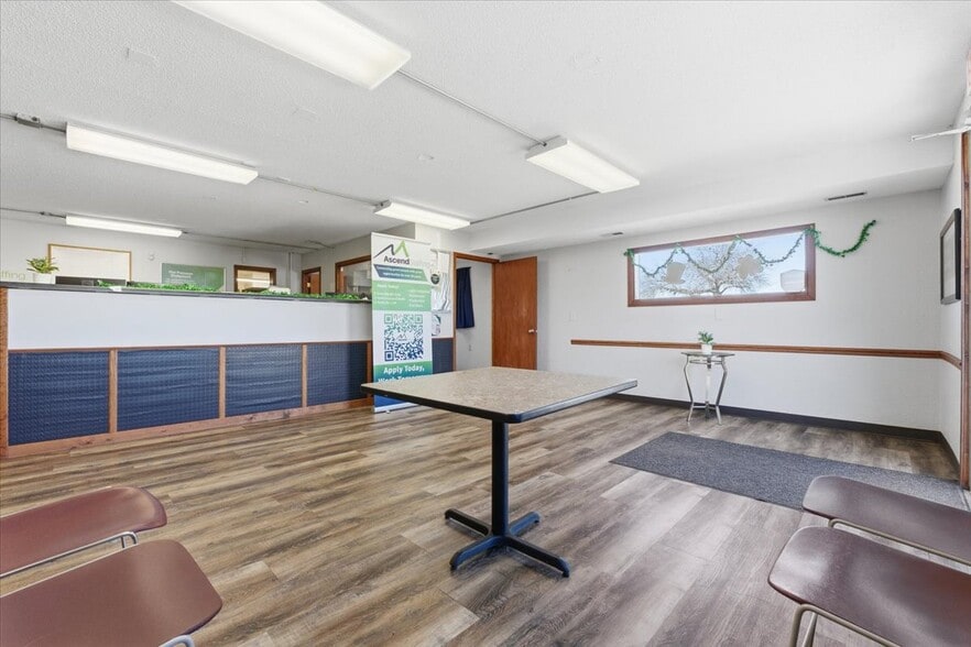 More Photos Of 1824 2nd Ave, Council Bluffs Office For Lease