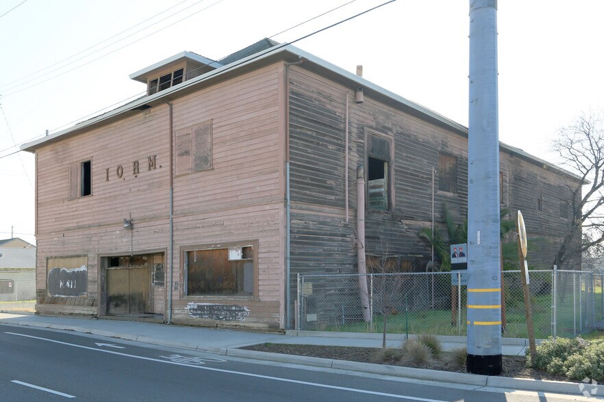 More Photos Of 8330 Florin Rd, Sacramento Specialty For Sale