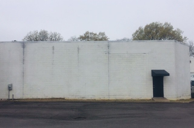 More Photos Of 1687 Church St, Holbrook Warehouse For Sale