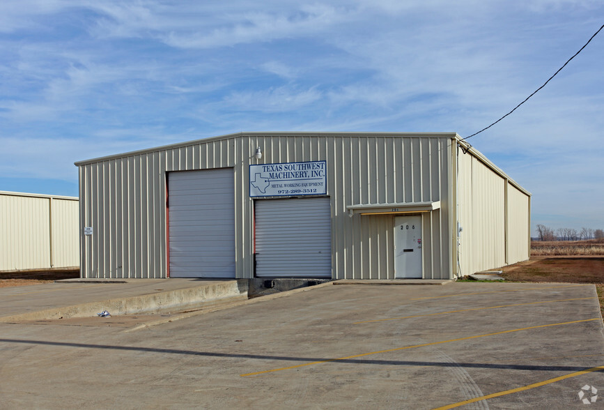 Primary Photo Of 206 Industrial Dr, Forney Warehouse For Lease