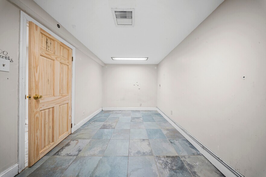More Photos Of 200-17 Linden Blvd, Saint Albans Medical For Sale