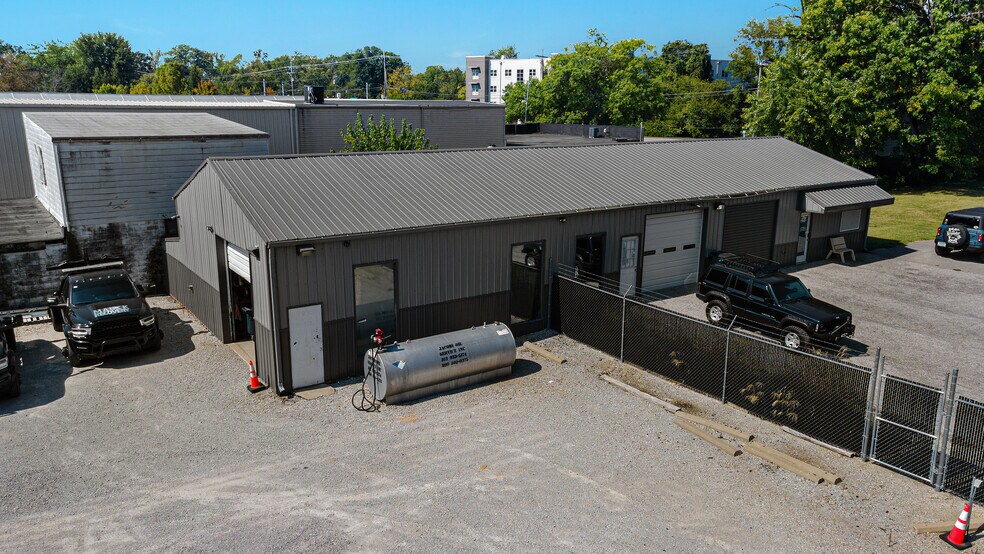 More Photos Of 2112 Hamburg Pike, Jeffersonville Warehouse For Sale