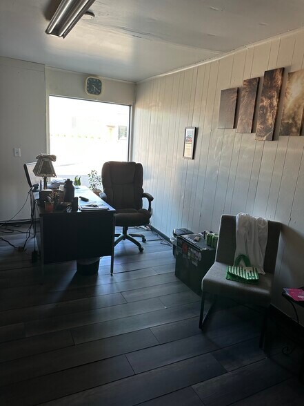 More Photos Of 2300 Greenup Ave, Ashland Storefront Retail Residential For Lease