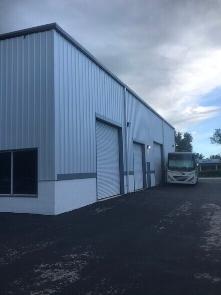 More Photos Of 7465 Commercial Cir, Fort Pierce Warehouse For Sale