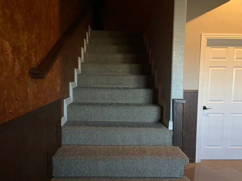 More Photos Of 1047 E Highway 121, Lewisville Self Storage For Lease