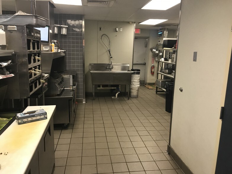 More Photos Of 8841 Commodity Cir, Orlando Fast Food For Lease