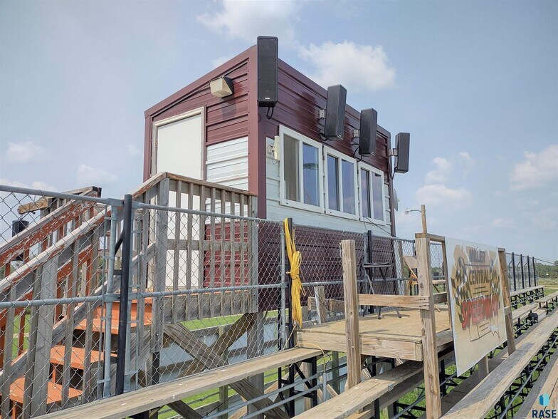 More Photos Of 1300 SE 3rd Ave, Miller Land For Sale