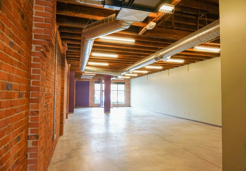 More Photos Of 535 W Douglas Ave, Wichita Storefront Retail Office For Lease