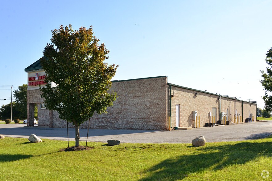 More Photos Of 1447 E Main St, Brownsburg Unknown For Lease