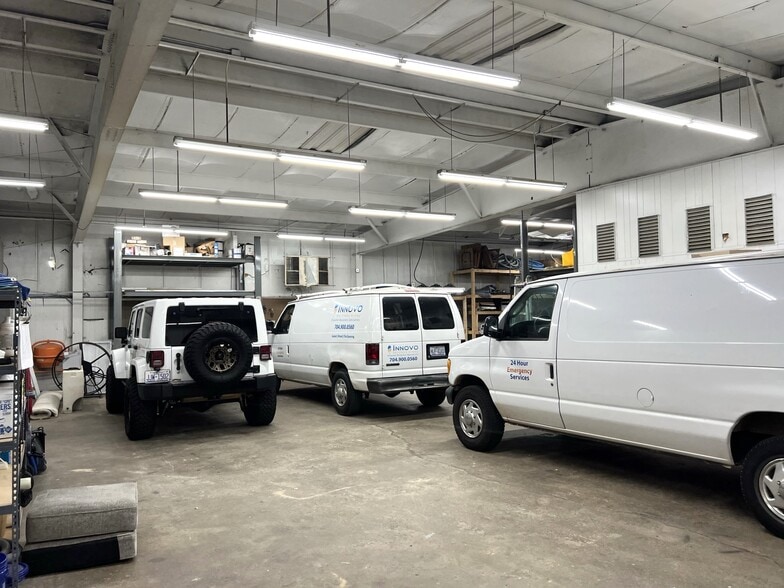 More Photos Of 8718 Statesville Rd, Charlotte Warehouse For Lease