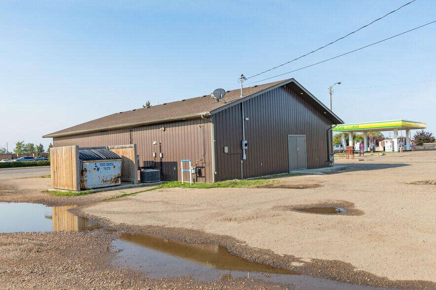 More Photos Of 5922 50 Ave, Stettler Storefront Retail Office For Sale