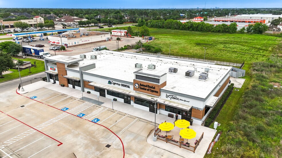 More Photos Of 17823 Longenbaugh Dr, Cypress Storefront For Lease