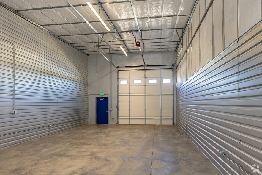 More Photos Of 4911 W 58th Ave, Arvada Warehouse For Lease