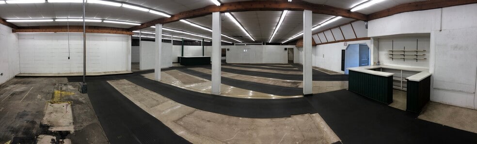 More Photos Of 1001 Croxton Ave, Bloomington Research And Development For Lease