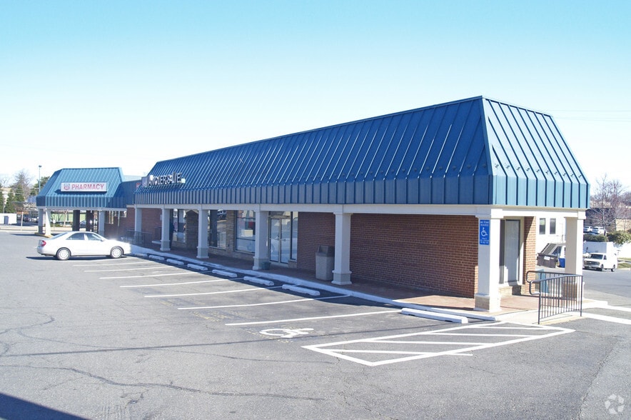 More Photos Of 4720 Lee Hwy, Arlington Unknown For Lease