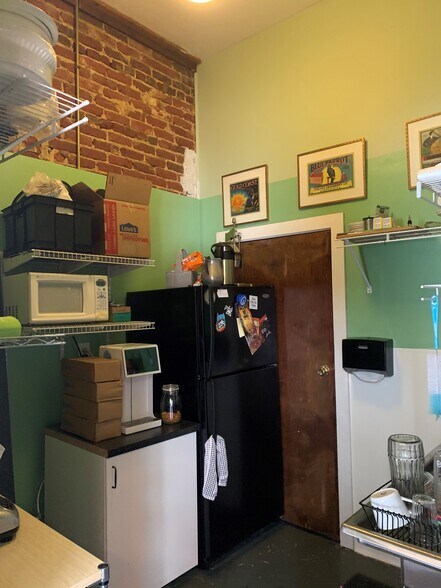 More Photos Of 1392-1394 Mclendon Ave, Atlanta Storefront For Lease