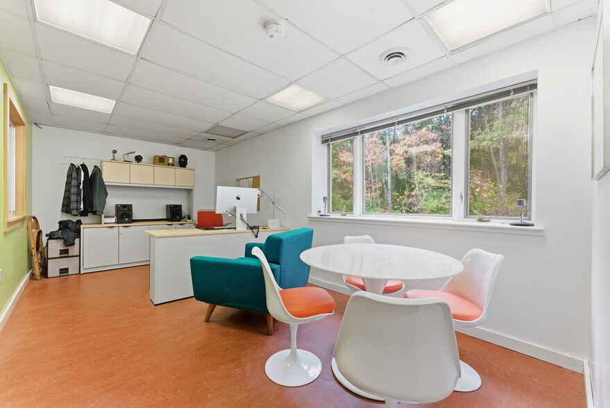 More Photos Of 54 Whately Rd, So Deerfield Light Manufacturing For Sale