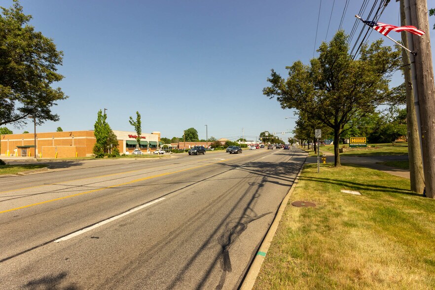 More Photos Of 3040 W Market St, Fairlawn Office For Sale