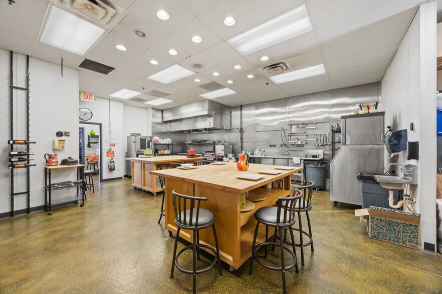 More Photos Of 145 Hilden Rd, Ponte Vedra Storefront For Sale