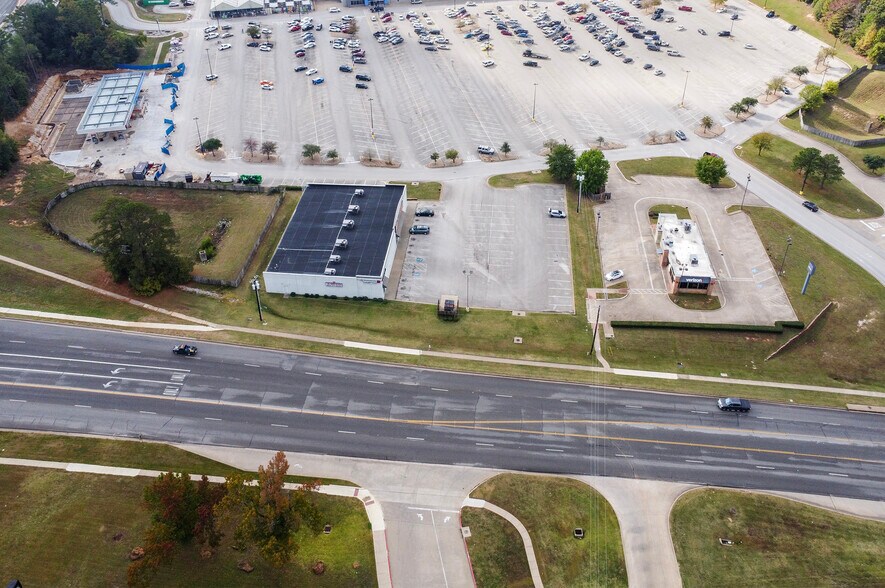 More Photos Of 3810 State Highway 64 W, Tyler Freestanding For Sale