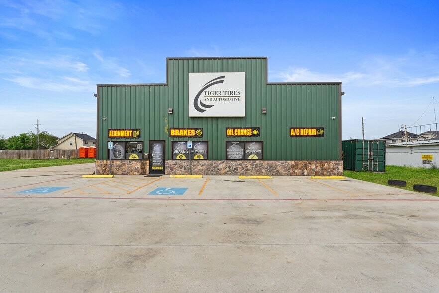 More Photos Of 6217 Fry Rd, Katy Auto Repair For Sale