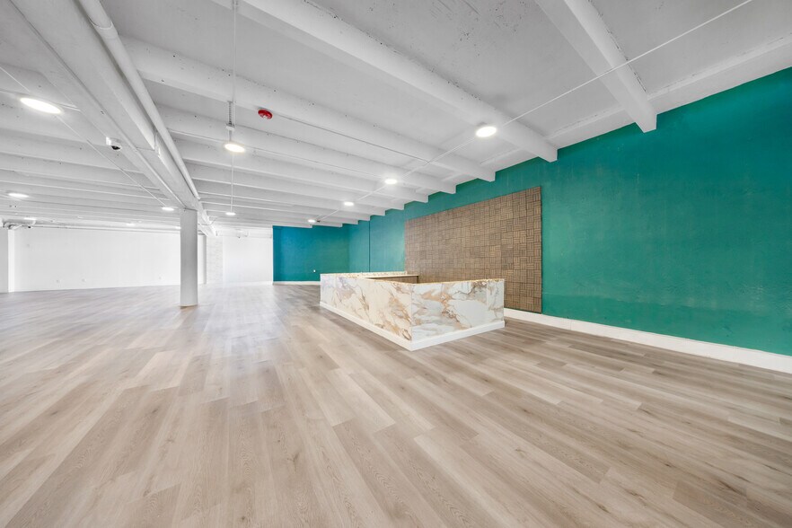 More Photos Of 9855 S Dixie Hwy, Pinecrest Freestanding For Lease