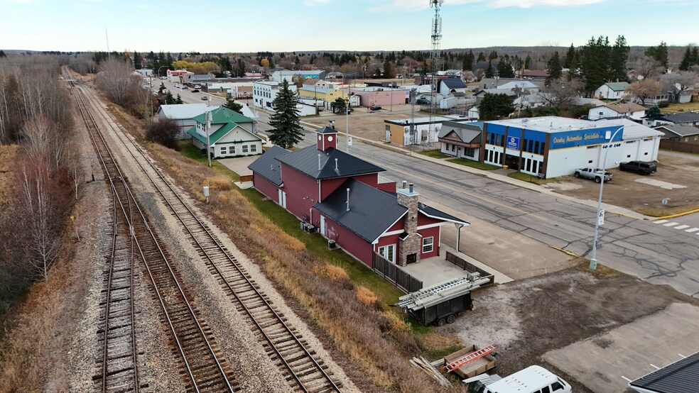 More Photos Of 5020 Lac St Ann Trl, Onoway Storefront For Lease