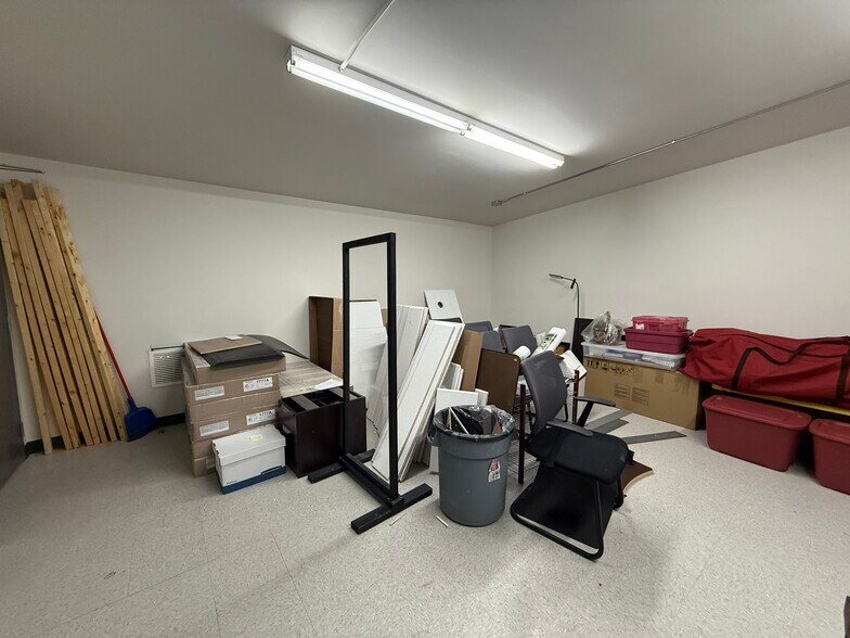 More Photos Of 518 Laura Av, Red Deer County Office For Sale