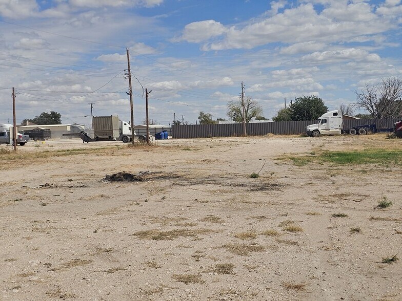 More Photos Of 11010 W Joan Dr, Odessa Warehouse For Sale