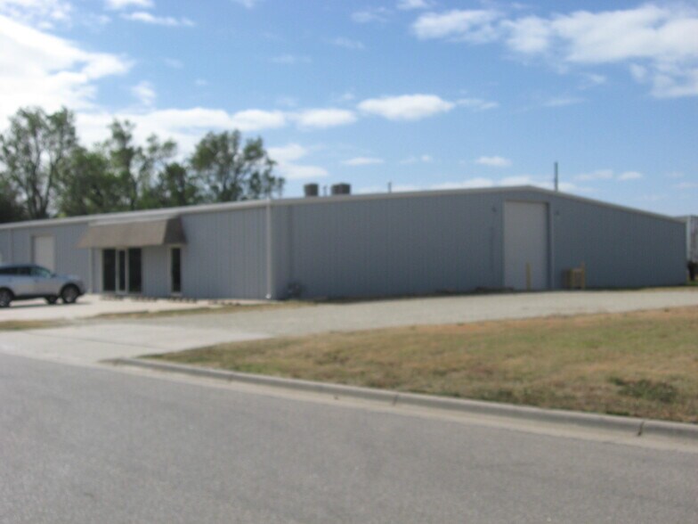 More Photos Of 605 State St, El Dorado Industrial For Lease