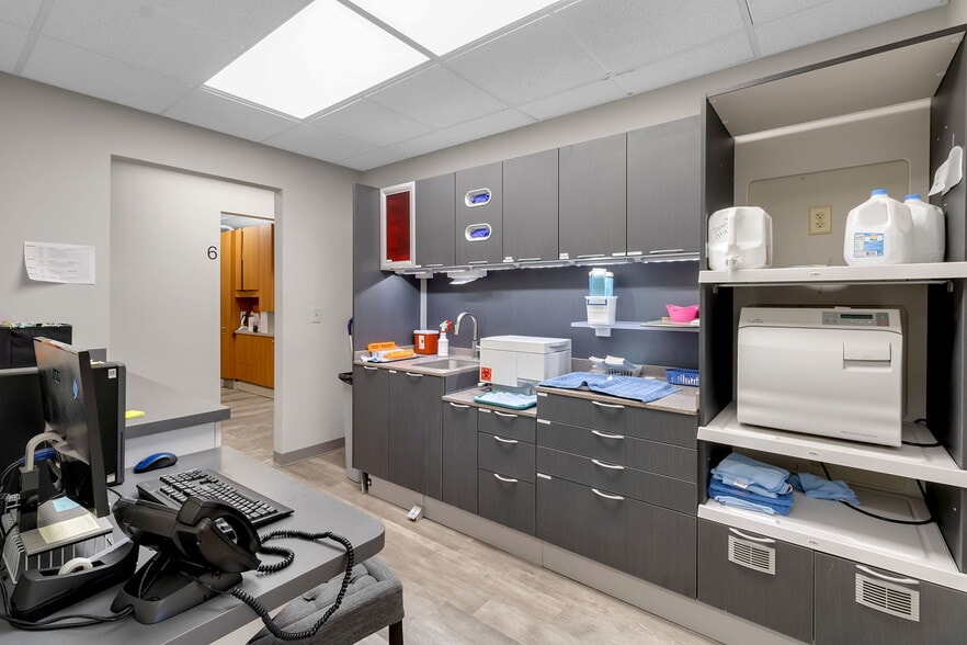 More Photos Of 4233-4227 Maple Rd, Buffalo Medical For Sale