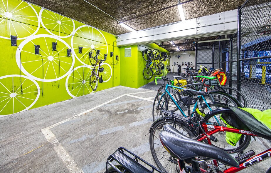 More Photos Of 720 Olive Way, Seattle Office For Sale