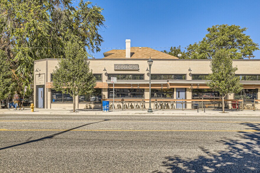 More Photos Of 3401-3421 E Colfax Ave, Denver Restaurant For Lease
