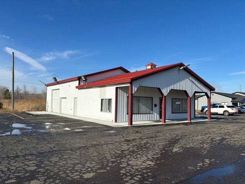 Primary Photo Of 1947 N Lapeer Rd, Lapeer Freestanding For Lease