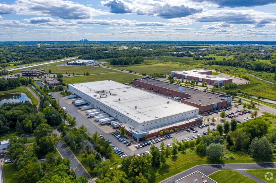 More Photos Of 3860 Pheasant Ridge Dr NE, Blaine Warehouse For Lease