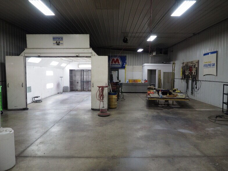 More Photos Of 9430 N Karen Dr, Mooresville Light Distribution For Lease