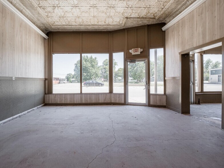 More Photos Of 323 Main St, Shirley Storefront Retail Office For Sale