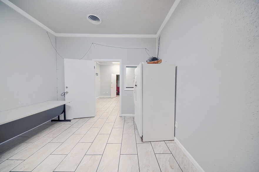 More Photos Of 33 E Magnolia St, Stockton Office For Lease