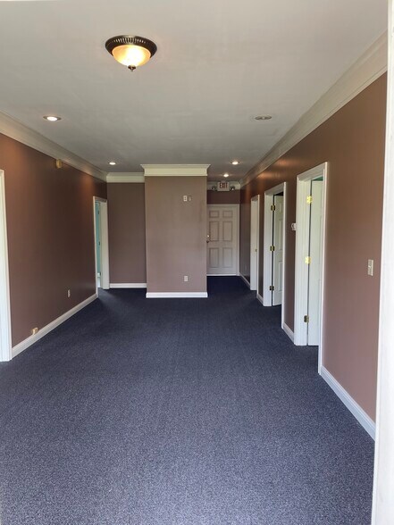 More Photos Of 102 Manor Ave, Bardstown Office For Sale