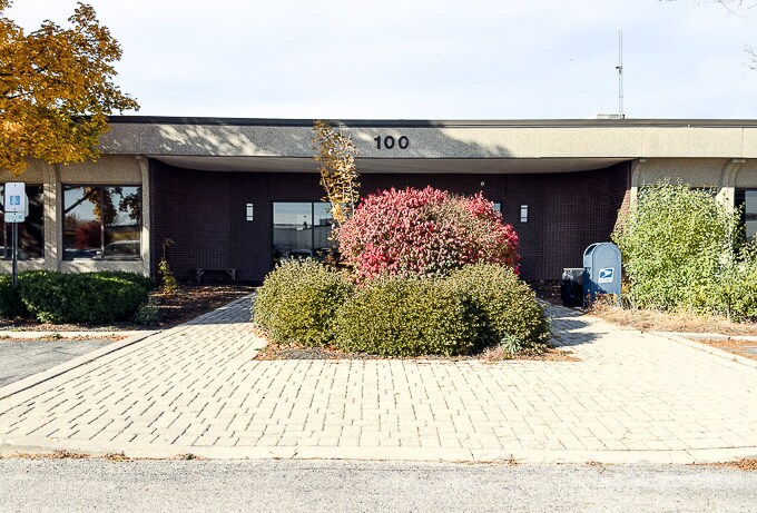 More Photos Of 1400 S Wolf Rd, Wheeling Office For Sale