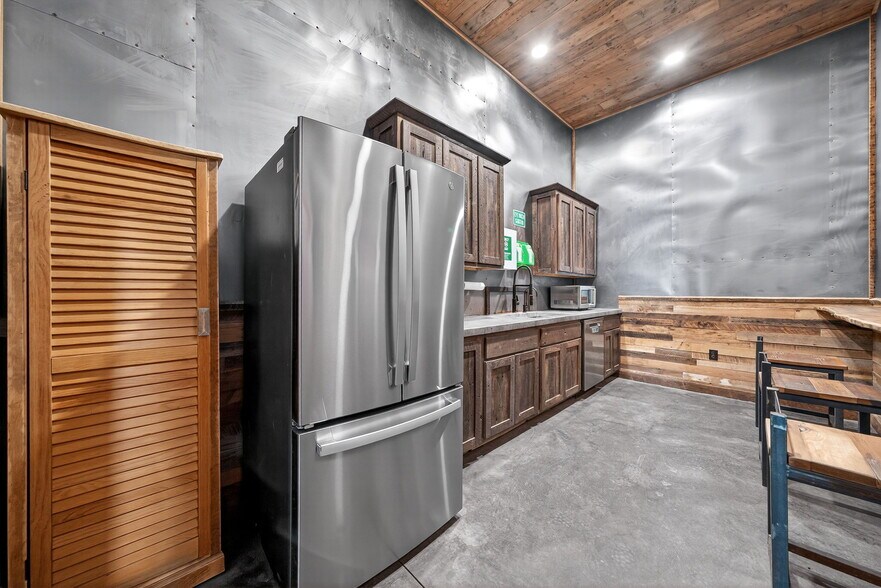 More Photos Of 1834 Outer Hwy 61 hwy, Moscow Mills Flex For Sale