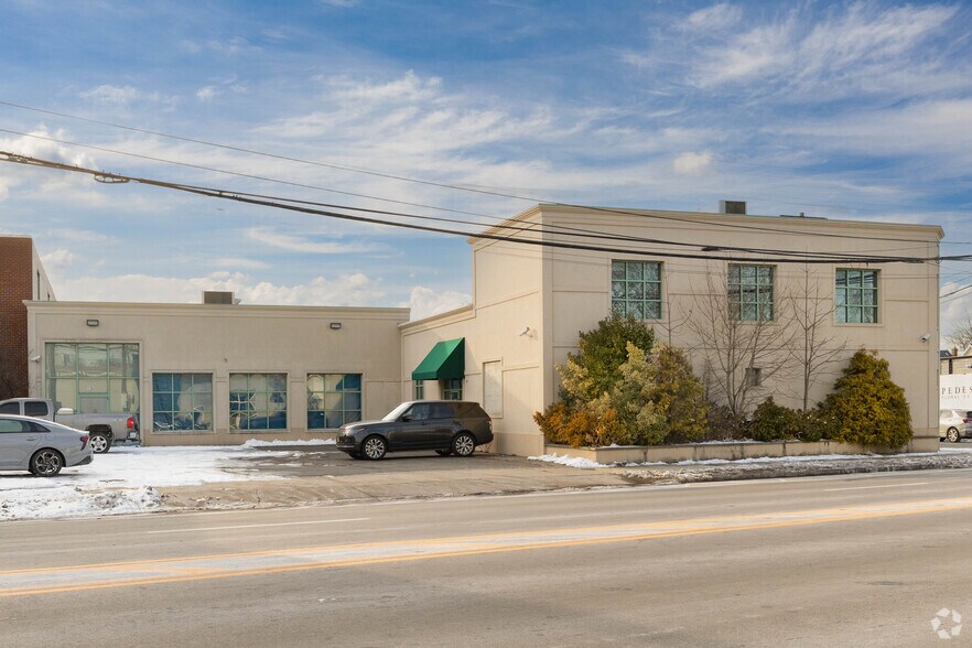 Primary Photo Of 115-117 Herricks Rd, New Hyde Park Warehouse For Lease