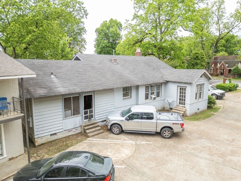 More Photos Of 522 & 524 University Dr, Starkville Apartments For Sale