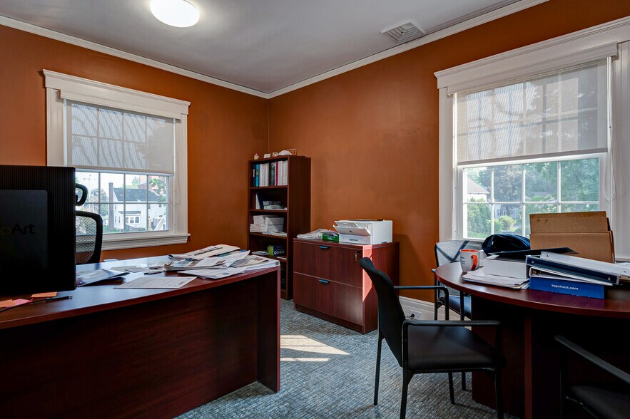 More Photos Of 8 Church St, Westborough Office Residential For Lease