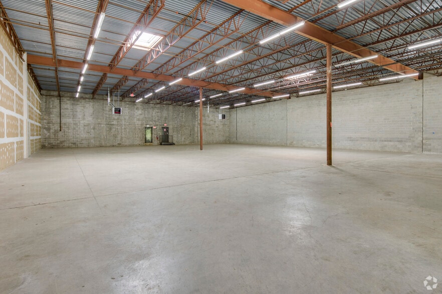 More Photos Of 9100-9136 E Hampton Dr, Capitol Heights Unknown For Lease