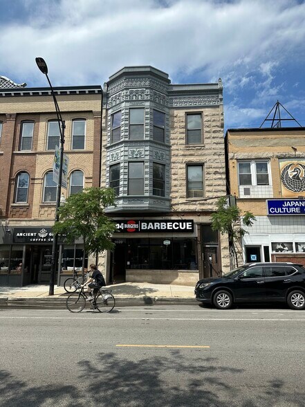 More Photos Of 1020 W Belmont Ave, Chicago Storefront Retail Residential For Sale