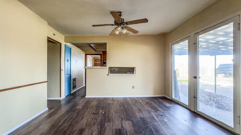 More Photos Of 719 E Highway 67, Duncanville Industrial For Sale