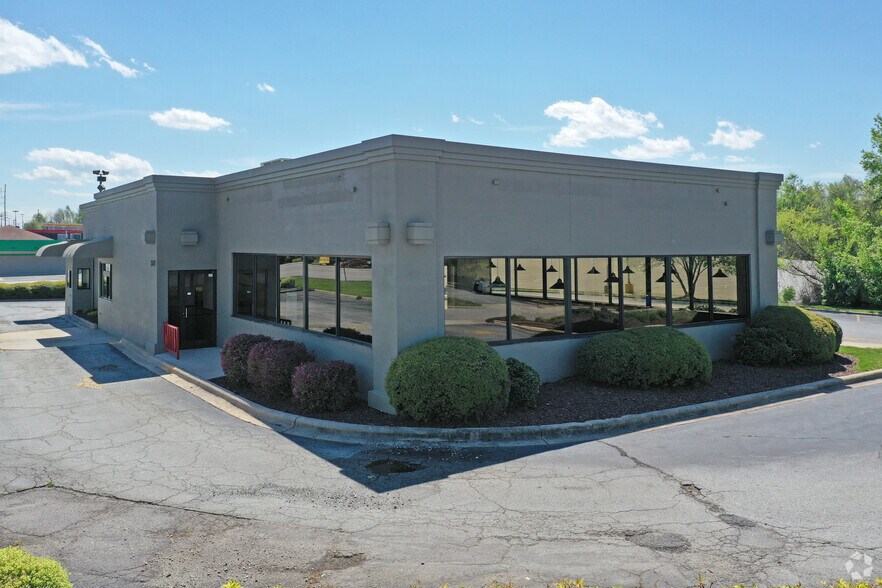 More Photos Of 2200 Westchester Dr, High Point Unknown For Lease