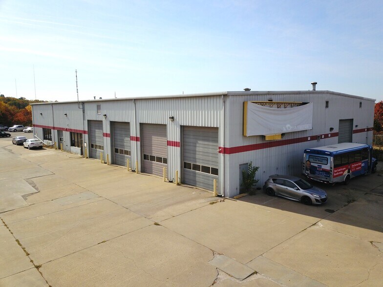 More Photos Of 8400 E Truman Rd, Kansas City Manufacturing For Sale
