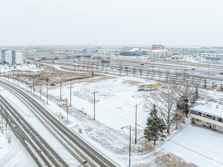 Primary Photo Of 1212 Calgary Trl SW, Edmonton Showroom For Lease